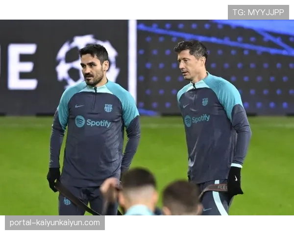 转会传闻：切尔西与那不勒斯就奥斯梅恩的夏季转会进行初步接触